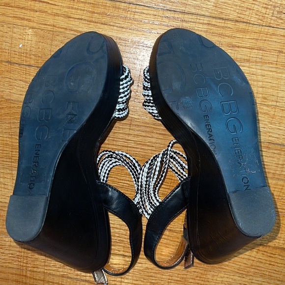 BCBGeneration Black & White Wedges - Picture 8 of 12